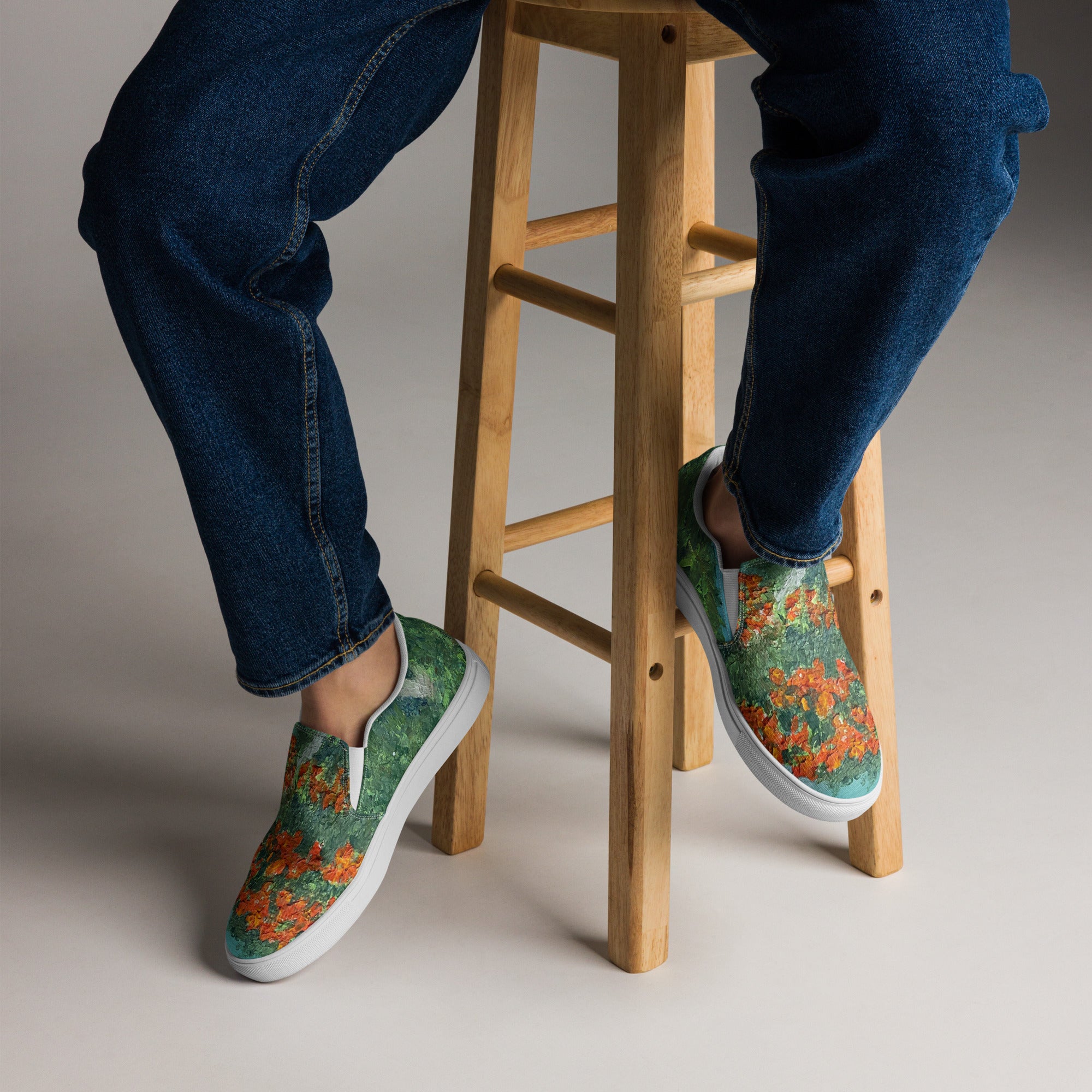The tree slip-on canvas shoes